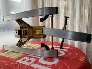 Trineo Vintage con Esquíes Metálicos