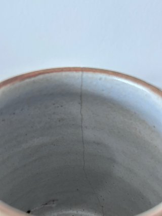 Olla antigua de cerámica francesa