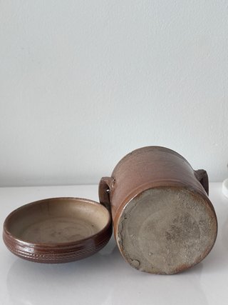 Olla antigua de cerámica francesa
