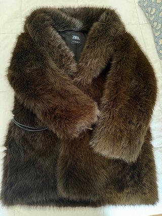 Abrigo pelo Zara marrón