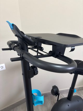 Bicicleta estática con soporte portátil
