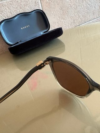 Gafas de sol Gucci marrón y doradas
