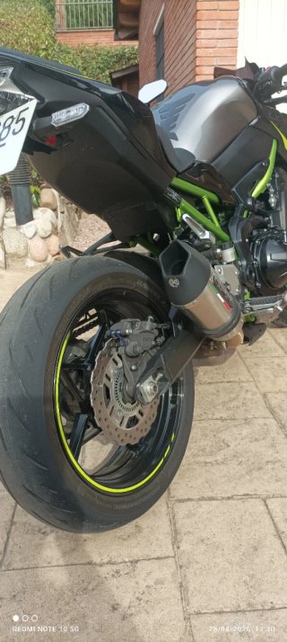 Kawasaki Z900 A2 Moto Negra/Verde