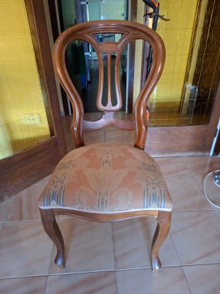 Mesa de comedor con 4 sillas