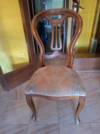 Mesa de comedor con 4 sillas