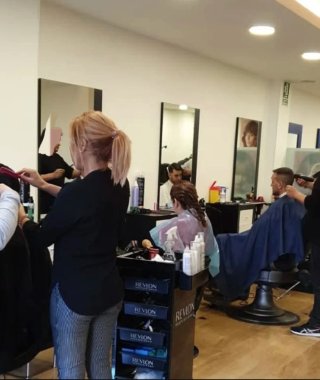Clases de peluquería  si estás interesada  escríbe