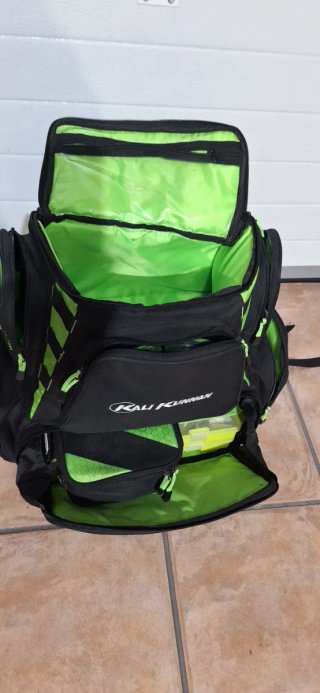 Mochila Kali Kunnan Negra y Verde