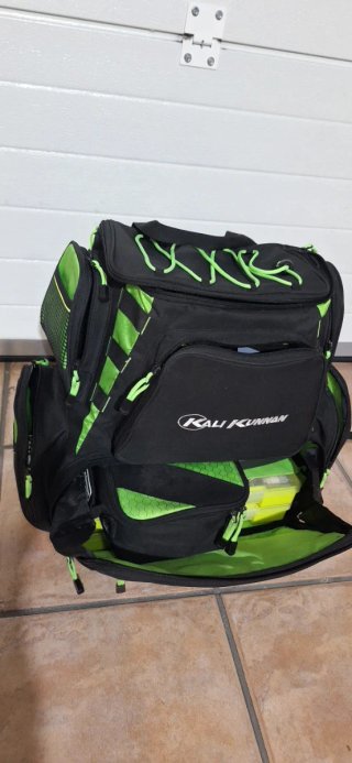 Mochila Kali Kunnan Negra y Verde