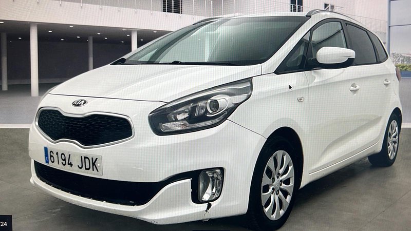 KIA Carens - foto 1