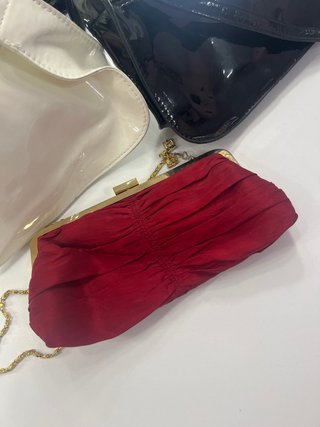 Lote de 3 bolsos: negro, blanco y rojo CADA UNO 6€