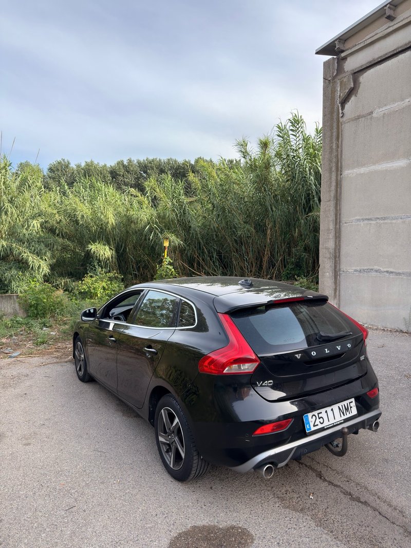Volvo V40 2015 - foto 1