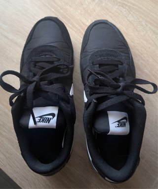 Zapatillas Nike Negras y Blancas