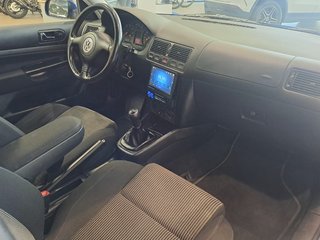 Volkswagen Golf 2003 - Gasolina 105 5p