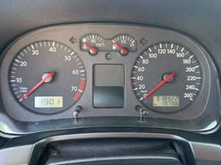 Volkswagen Golf 2003 - Gasolina 105 5p