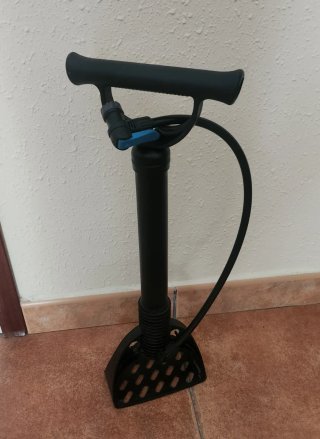 bomba de pie para bicicleta B-twin 100