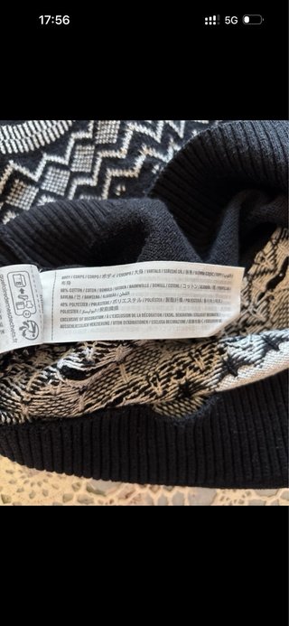 Jersey Hollister Caballero Negro y Gris