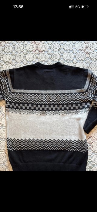 Jersey Hollister Caballero Negro y Gris