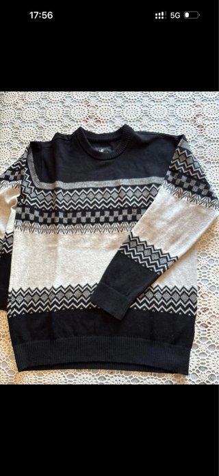 Jersey Hollister Caballero Negro y Gris