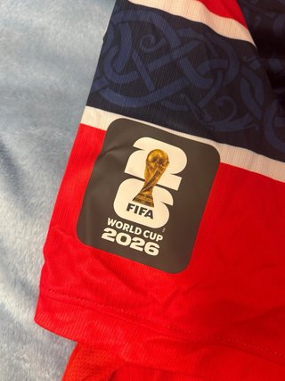 Camiseta Noruega roja sin dorsal con patches