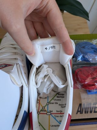 1ra edición- Zapatillas Metro 105 Aniversario T37