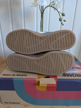 1ra edición- Zapatillas Metro 105 Aniversario T37