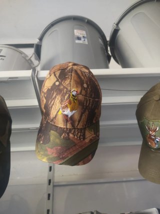 Gorra de caza con bordado de ave
