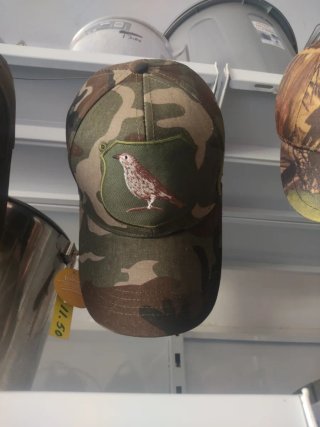 Gorra de caza con bordado de ave