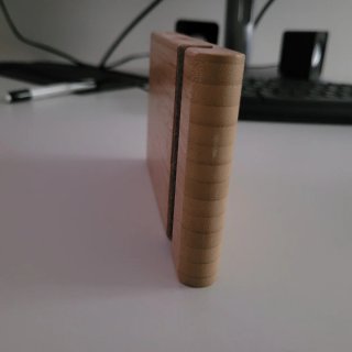 Supporto telefono IKEA in bambù