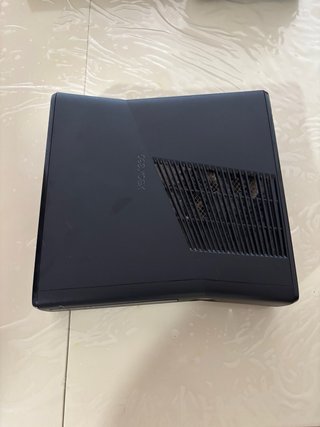 Xbox 360 Negra + Mando Blanco