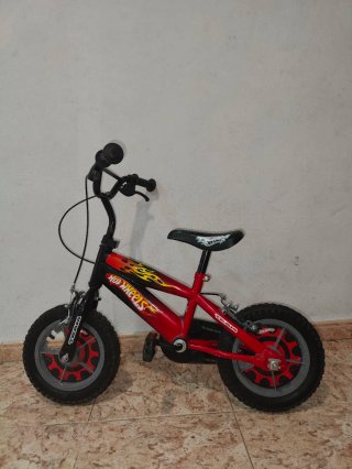 Bicicleta Infantil Hot Wheels Roja