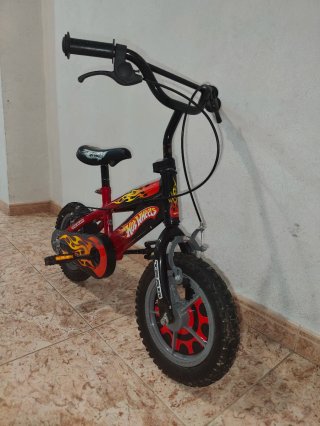 Bicicleta Infantil Hot Wheels Roja