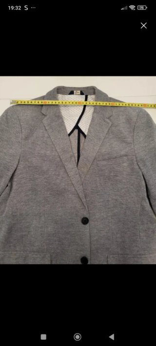 Blazer gris con coderas
