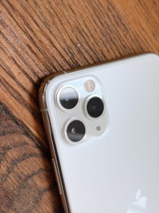 iPhone 11 Pro Max 64GB Argento / Funziona con iOS27