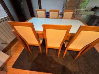 Mesa de jantar e aparador