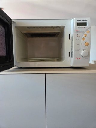 Microondas Sharp con Grill R-633F