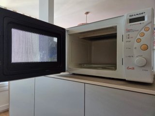 Microondas Sharp con Grill R-633F