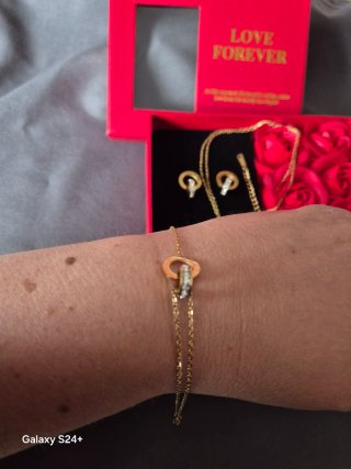 Conjunto Colar, Pulseira e Brincos Dourados