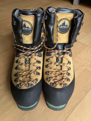 La Sportiva Nepal Extreme 44-45 + Cubrebotas