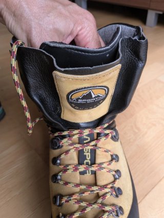 La Sportiva Nepal Extreme 44-45 + Cubrebotas