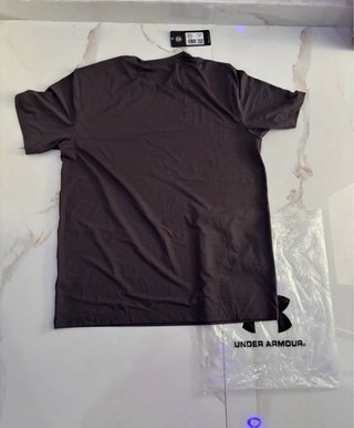 Conjunto deportivo Under Armour gris