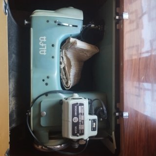 Maquina de coser Alfa