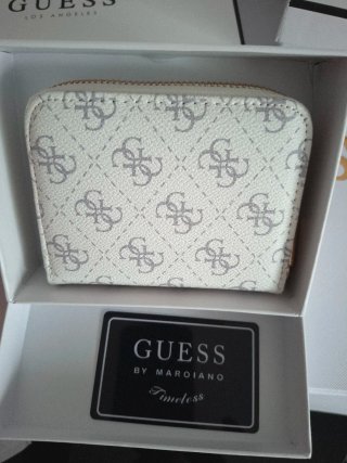 Cartera Guess Blanca y Dorada