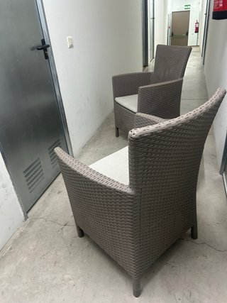 Conjunto de 2 sillones y mesa nevera jardin