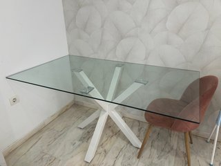 Mesa de comedor cristal y metal