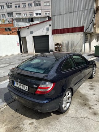 Mercedes-Benz Clase C 2005