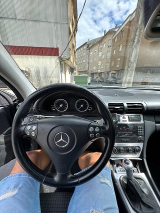Mercedes-Benz Clase C 2005