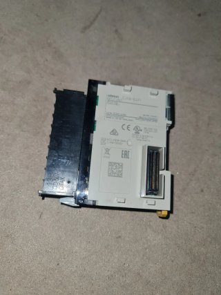 Omron ID211 PLC Módulo de Entrada