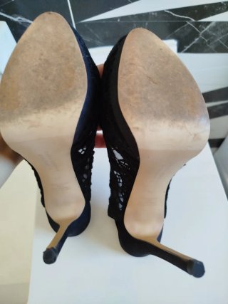 Sandalias de tacón negras con encaje.Usadas 2veces