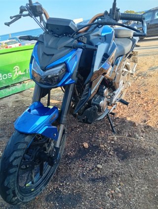 Moto Naked FKM Azul y Negra
