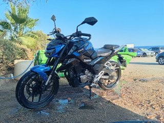 Moto Naked FKM Azul y Negra